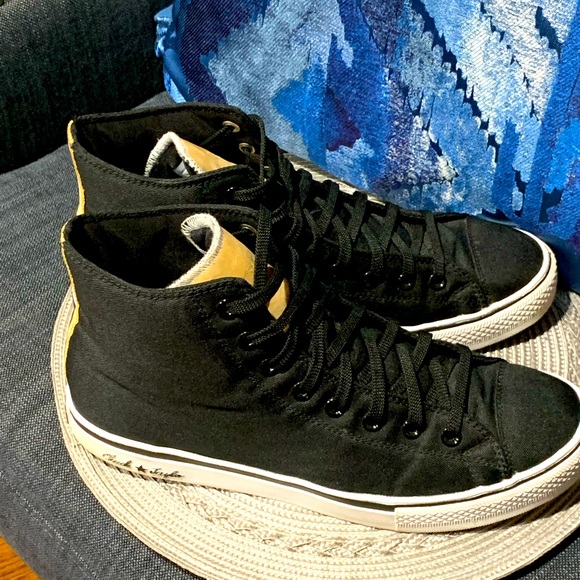 Men’s Hi Top Canvas Chuck Taylor’s